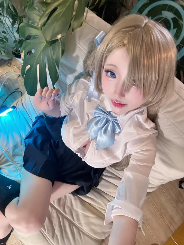 明日奈制服自拍 - 切切Celia
